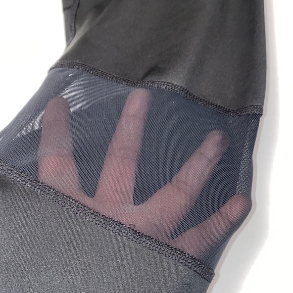 Abercrombie Black Workout leggings with Logo Waist Band Mesh Panel. Size… - Picture 5 of 9